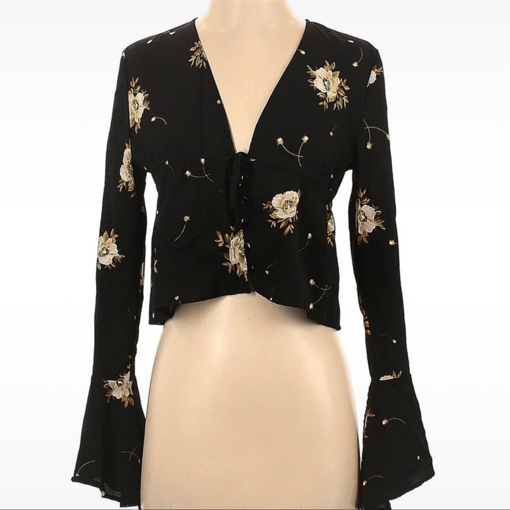 Nasty Gal bell sleeve cropped black floral top blouse womens size‎ 2 NWOT